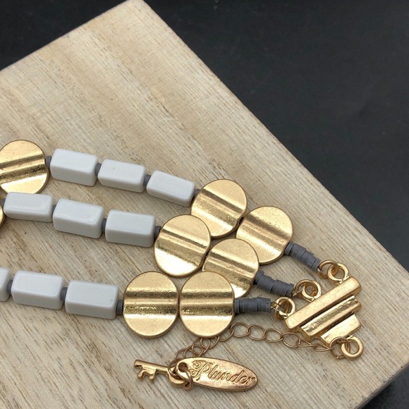 Plunder Bracelet 8" Breezy 3 Strands White Gray Bead Gold Tone Metal Disk Bangle - Picture 3 of 6